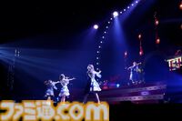 『アイマス ミリオンライブ！』11thライブDAY2リポート。朗読劇の展開に沿ってライブが進む、七尾百合子の主演に相応しい公演に。新曲『君と同じ物語』の初披露も