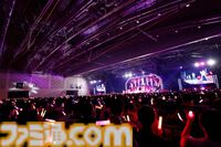 『アイマス ミリオンライブ！』11thライブDAY2リポート。朗読劇の展開に沿ってライブが進む、七尾百合子の主演に相応しい公演に。新曲『君と同じ物語』の初披露も