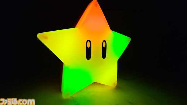 【USJ】スーパースターのポップコーンバケツがかわいい！ ピカピカ光っておなじみのBGMも流れる。“無敵”気分を味わえる限定商品を一挙紹介