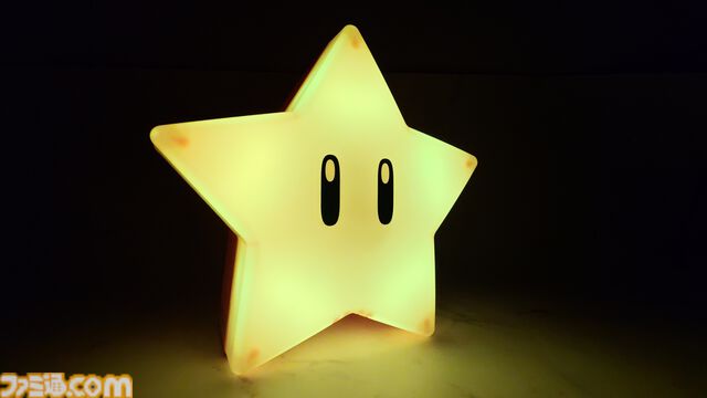 【USJ】スーパースターのポップコーンバケツがかわいい！ ピカピカ光っておなじみのBGMも流れる。“無敵”気分を味わえる限定商品を一挙紹介