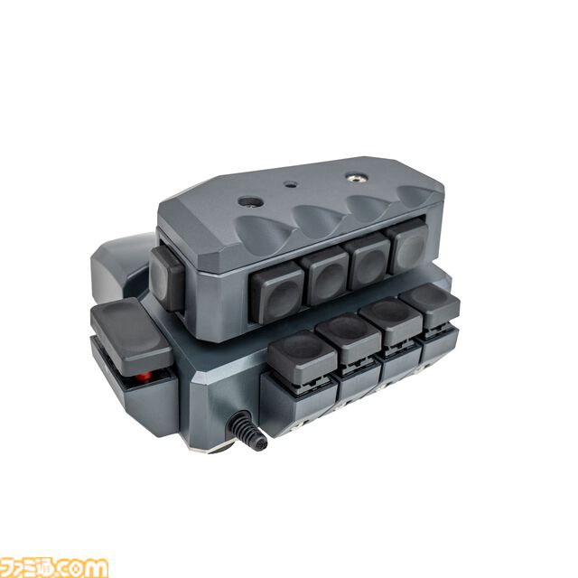 握って動かす片手操作デバイス“MoveMaster RSG”が国内向けに登場。本体上部をスライドして移動操作が可能。指先にフィットする10個の物理ボタンも搭載