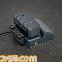 握って動かす片手操作デバイス“MoveMaster RSG”が国内向けに登場。本体上部をスライドして移動操作が可能。指先にフィットする10個の物理ボタンも搭載