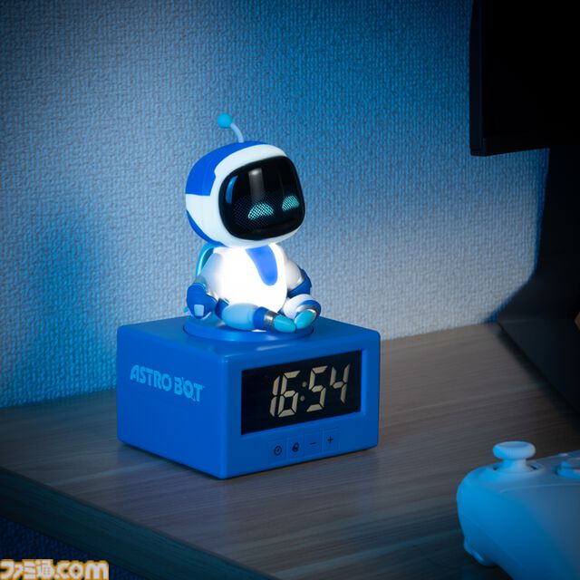 プレステのグリッターランプが新登場、シェイプスロゴがキラキラ光る。折り畳み傘やデスクマット、メッセンジャーバッグなども展開