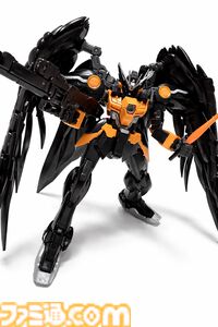 『Apex』×『ガンダム』コラボガンプラ組み立て体験！フリーダムでクリプトの立ち姿、ウイングゼロでミサイルを撃つヴァルキリーのアクションを満喫