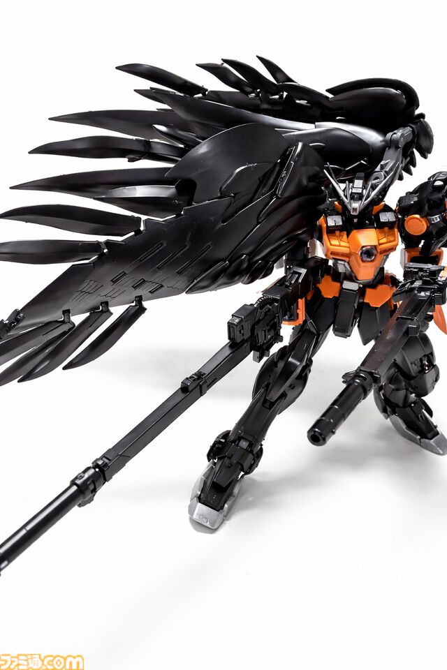 『Apex』×『ガンダム』コラボガンプラ組み立て体験！フリーダムでクリプトの立ち姿、ウイングゼロでミサイルを撃つヴァルキリーのアクションを満喫