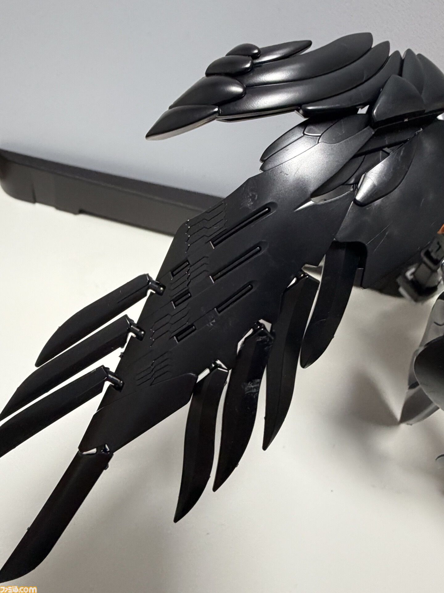 『Apex』×『ガンダム』コラボガンプラ組み立て体験！フリーダムでクリプトの立ち姿、ウイングゼロでミサイルを撃つヴァルキリーのアクションを満喫