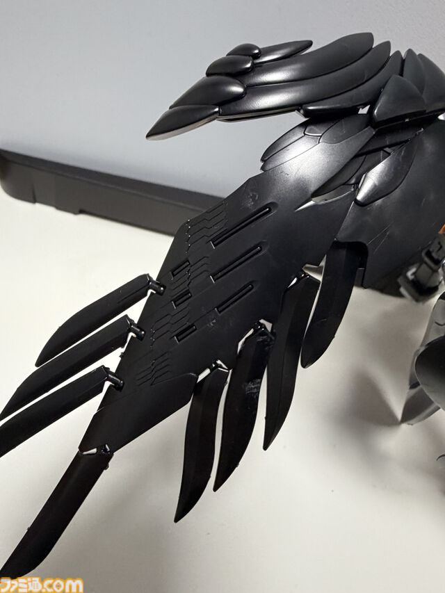 『Apex』×『ガンダム』コラボガンプラ組み立て体験！フリーダムでクリプトの立ち姿、ウイングゼロでミサイルを撃つヴァルキリーのアクションを満喫