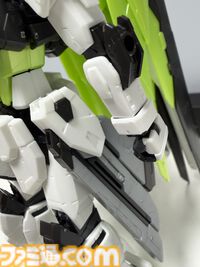 『Apex』×『ガンダム』コラボガンプラ組み立て体験！フリーダムでクリプトの立ち姿、ウイングゼロでミサイルを撃つヴァルキリーのアクションを満喫