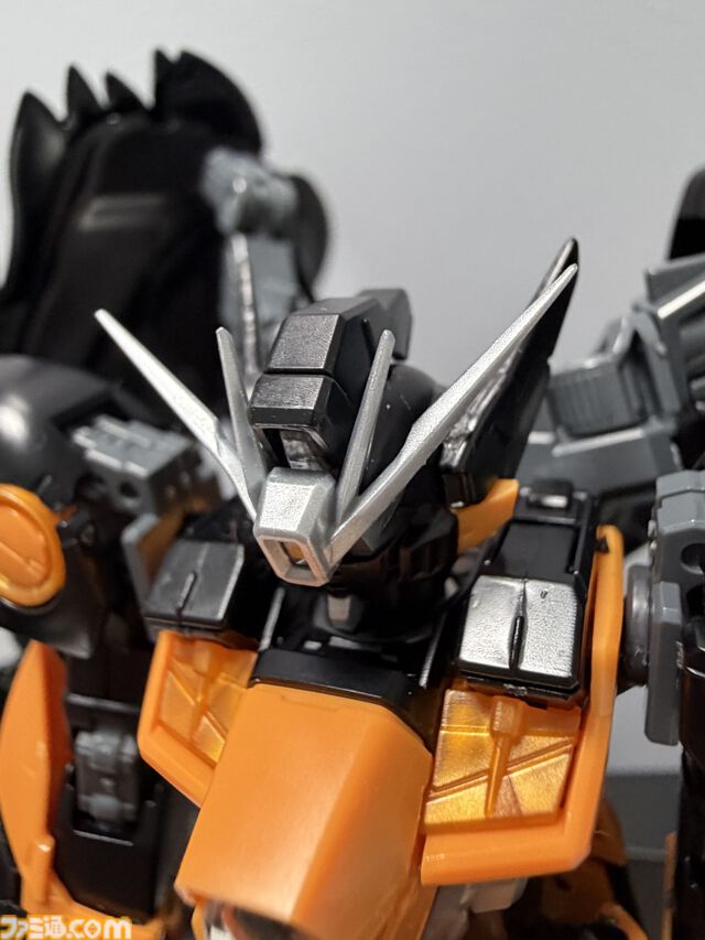 『Apex』×『ガンダム』コラボガンプラ組み立て体験！フリーダムでクリプトの立ち姿、ウイングゼロでミサイルを撃つヴァルキリーのアクションを満喫