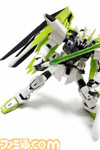 『Apex』×『ガンダム』コラボガンプラ組み立て体験！フリーダムでクリプトの立ち姿、ウイングゼロでミサイルを撃つヴァルキリーのアクションを満喫