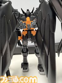 『Apex』×『ガンダム』コラボガンプラ組み立て体験！フリーダムでクリプトの立ち姿、ウイングゼロでミサイルを撃つヴァルキリーのアクションを満喫