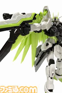 『Apex』×『ガンダム』コラボガンプラ組み立て体験！フリーダムでクリプトの立ち姿、ウイングゼロでミサイルを撃つヴァルキリーのアクションを満喫