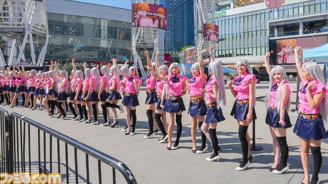 『七つの大罪：Origin』50名のエリザベスがズラリ。複数のエリザベスが登場する原作の“白い夢の森”をロサンゼルスで再現