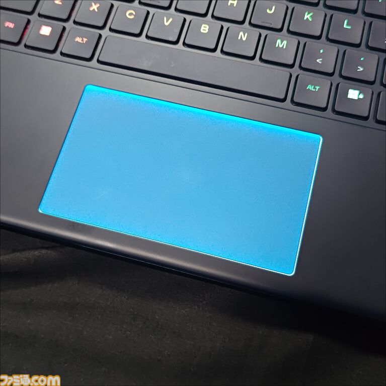 Alienwareの新ゲーミングノート発表。反射防止OLEDディスプレイ搭載でどんなシーンでも快適美麗にゲームプレイ