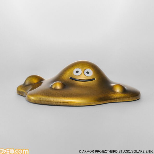 『ドラクエ』歴代ナンバリングタイトルのロゴ＆パッケージイラストがアクリルキーホルダーに。40周年記念グッズが7月17日発売