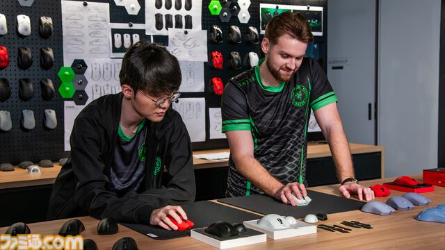 “Razer Viper V4 Pro”トップレベルの競技シーンで使われるゲーミングマウスがさらに軽量化・高速化・高精度化。5段階の滑り具合から選べるゲーミングマウスパッドも登場