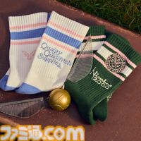 『ハリー・ポッター』クィディッチをモチーフにしたグッズが4月1日より発売。高級用具店をテーマにしたTシャツやスニッチのヘアクリップなどが登場