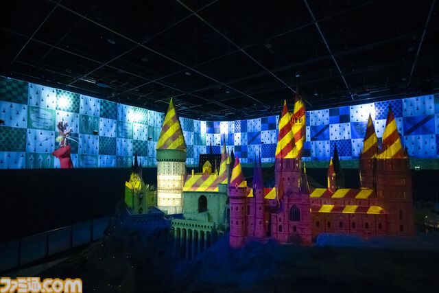 『ハリー・ポッター』クィディッチをモチーフにしたグッズが4月1日より発売。高級用具店をテーマにしたTシャツやスニッチのヘアクリップなどが登場