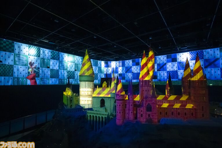 『ハリー・ポッター』クィディッチをモチーフにしたグッズが4月1日より発売。高級用具店をテーマにしたTシャツやスニッチのヘアクリップなどが登場