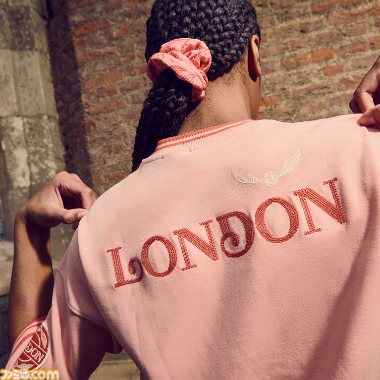 『ハリー・ポッター』クィディッチをモチーフにしたグッズが4月1日より発売。高級用具店をテーマにしたTシャツやスニッチのヘアクリップなどが登場