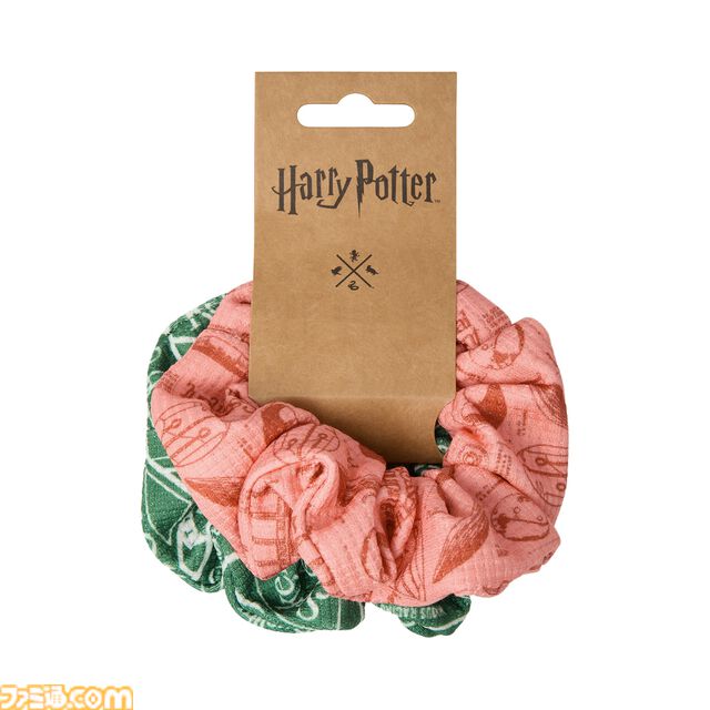 『ハリー・ポッター』クィディッチをモチーフにしたグッズが4月1日より発売。高級用具店をテーマにしたTシャツやスニッチのヘアクリップなどが登場