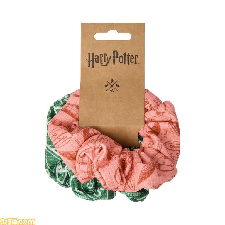 『ハリー・ポッター』クィディッチをモチーフにしたグッズが4月1日より発売。高級用具店をテーマにしたTシャツやスニッチのヘアクリップなどが登場