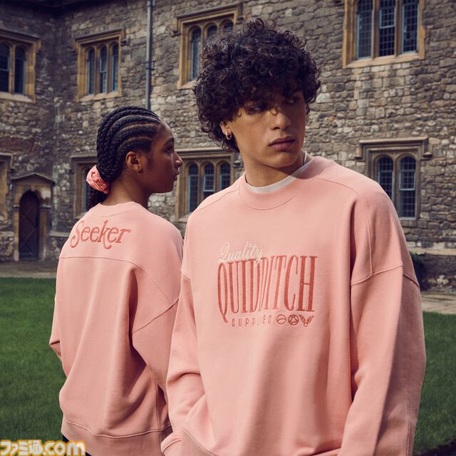 『ハリー・ポッター』クィディッチをモチーフにしたグッズが4月1日より発売。高級用具店をテーマにしたTシャツやスニッチのヘアクリップなどが登場