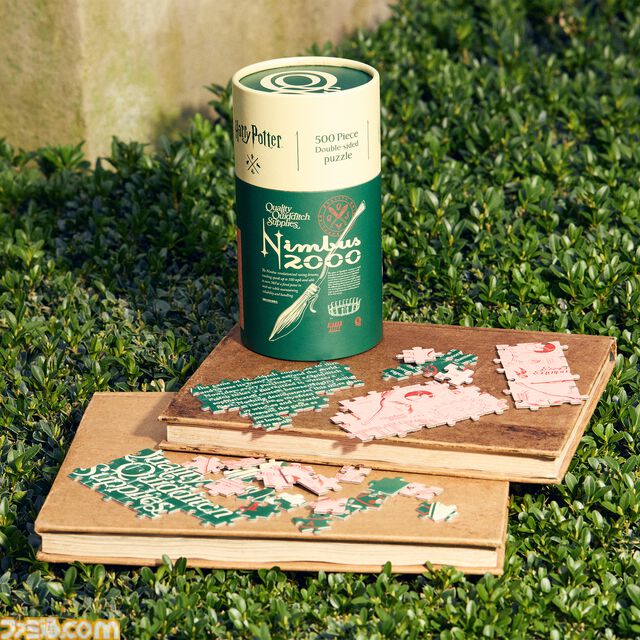 『ハリー・ポッター』クィディッチをモチーフにしたグッズが4月1日より発売。高級用具店をテーマにしたTシャツやスニッチのヘアクリップなどが登場