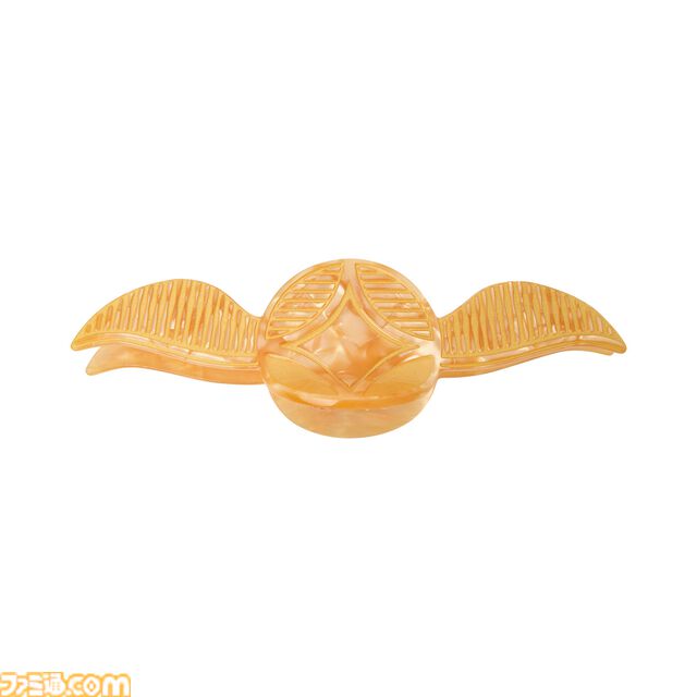 『ハリー・ポッター』クィディッチをモチーフにしたグッズが4月1日より発売。高級用具店をテーマにしたTシャツやスニッチのヘアクリップなどが登場