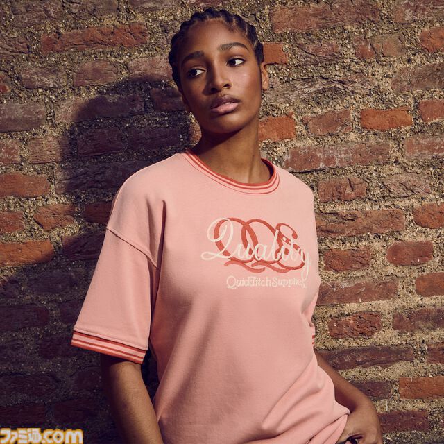 『ハリー・ポッター』クィディッチをモチーフにしたグッズが4月1日より発売。高級用具店をテーマにしたTシャツやスニッチのヘアクリップなどが登場