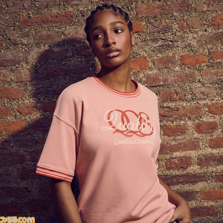 『ハリー・ポッター』クィディッチをモチーフにしたグッズが4月1日より発売。高級用具店をテーマにしたTシャツやスニッチのヘアクリップなどが登場