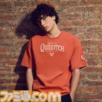 『ハリー・ポッター』クィディッチをモチーフにしたグッズが4月1日より発売。高級用具店をテーマにしたTシャツやスニッチのヘアクリップなどが登場