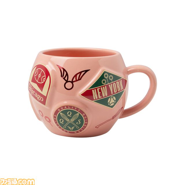 『ハリー・ポッター』クィディッチをモチーフにしたグッズが4月1日より発売。高級用具店をテーマにしたTシャツやスニッチのヘアクリップなどが登場