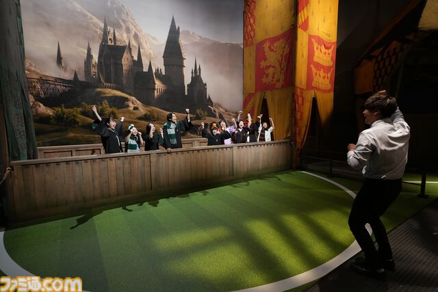 『ハリー・ポッター』クィディッチをモチーフにしたグッズが4月1日より発売。高級用具店をテーマにしたTシャツやスニッチのヘアクリップなどが登場