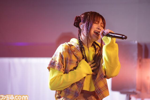 『ヘブバン』She is Legendが新曲“闇夜のKomachi Vampire”をライブ初披露。ラップパートは麻枝 准氏のお手本を参考にレコーディング【ライトフライヤースタジオ10周年記念フェスリポート】