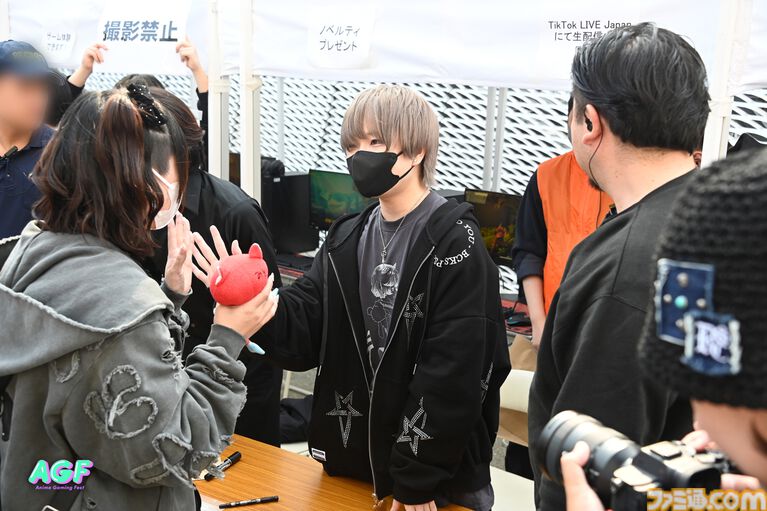 人気TikTokerによる生実況ステージで会場テンションぶちあがり! ゲームストリーマーチーム“TIZZ TRIDENT”結成お披露⽬ステージも盛況に【Anime Gaming Fest】