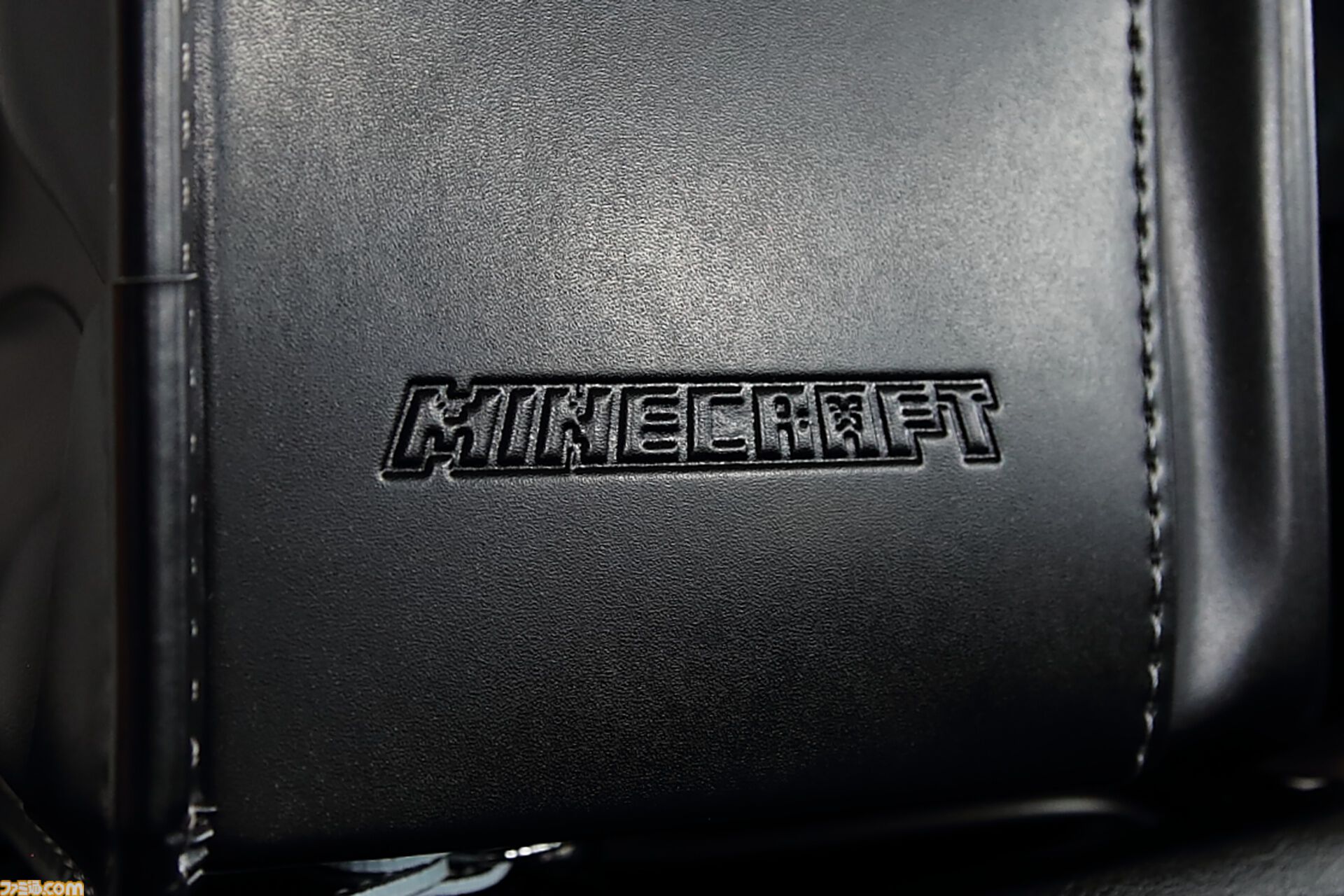 『マイクラ』モデルのランドセルが予約受付中。ビビットピンク、青、パールラベンダーステッチの3色が今年から仲間入り。2027年3月お届け