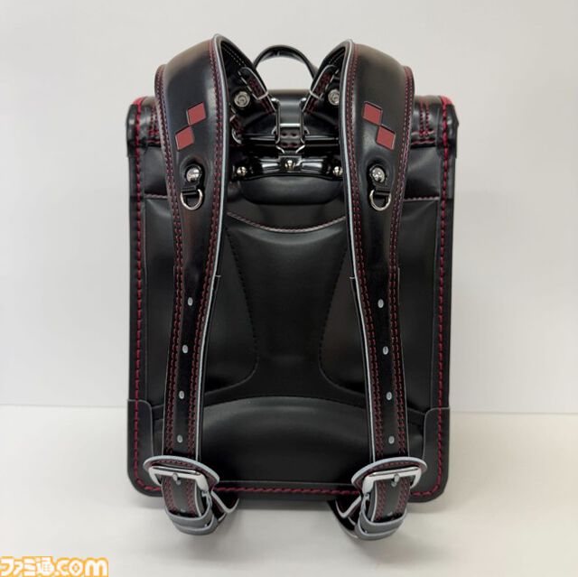 『マイクラ』モデルのランドセルが予約受付中。ビビットピンク、青、パールラベンダーステッチの3色が今年から仲間入り。2027年3月お届け