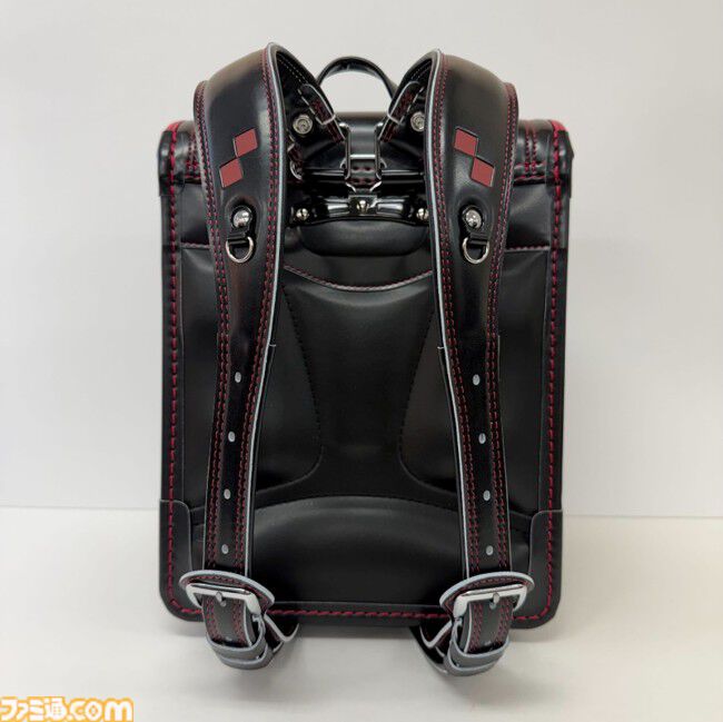 『マイクラ』モデルのランドセルが予約受付中。ビビットピンク、青、パールラベンダーステッチの3色が今年から仲間入り。2027年3月お届け