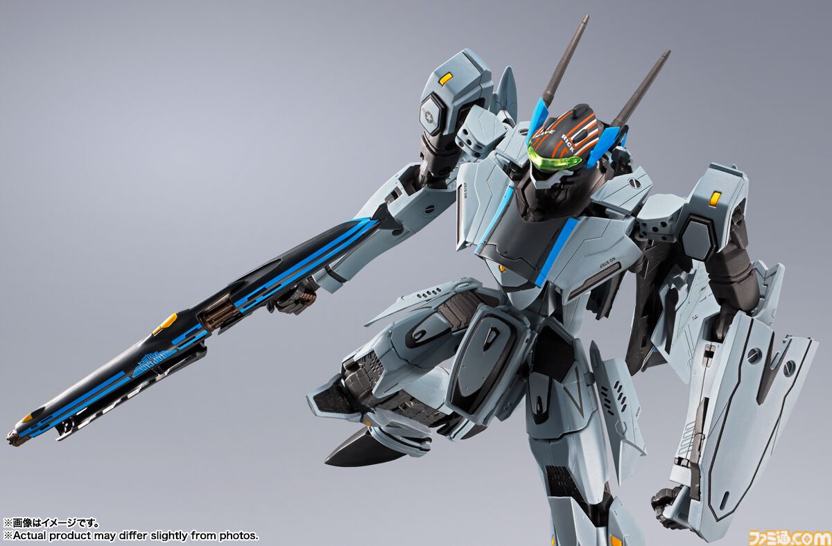 マクロスF】『トップガン』コラボ、マーヴェリックカラーのVF-25が登場