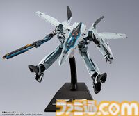 【マクロスF】『トップガン』コラボ、マーヴェリックカラーのVF-25が登場。変形ギミック搭載のフィギュアが本日（4/3）予約開始