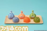 『ドラクエウォーク』リアルおみやげ“スライムまんじゅう”が4月17日に発売。青柳総本家の“カエルまんじゅう”とのコラボ商品