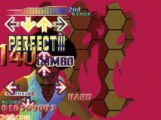 PS版『DDR』が発売された日。マット型の専用コントローラを使い、足で