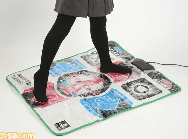 PS版『DDR』が発売された日。マット型の専用コントローラを使い、足で操作するのが斬新だった元祖ダンスゲーム【今日は何の日？】