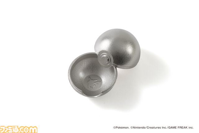 『ポケモン』モンスターボールの器が登場。伝統工芸“鋳物”コレクション7月1日発売。メタモン型トレーは柔らかく自由自在に曲げられる