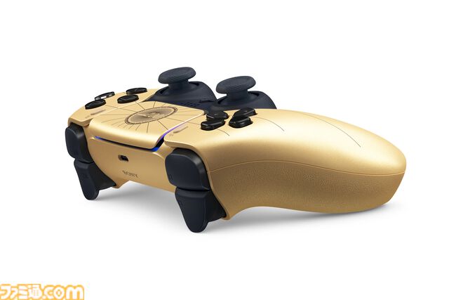 『007 First Light』デザインのPS5“デュアルセンス”が4/17から予約受付を開始。『007』のコードネームがプリントされた高級感あふれるゴールドカラー