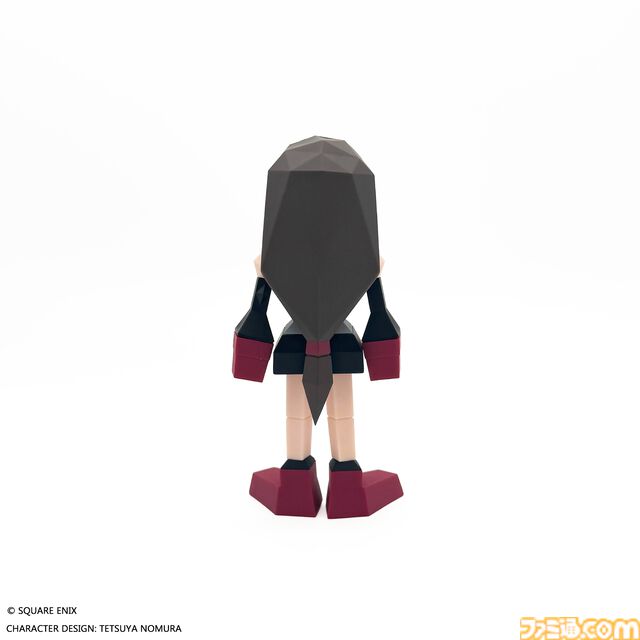 『FF7』エアリス、ティファのポリゴンソフビ発売決定。オリジナル版のデフォルメデザイン再現フィギュア【7/25発売】