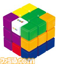 『テトリス』がボードゲームになって登場。テトリミノを実際に手に持って、落として、積み上げる体験が最大4人対戦で楽しめる