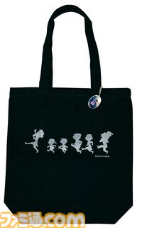 『サザエさん』エンディングのあのロッジを再現したバッグの再販が決定。アニメ放送55周年を記念したイベント“サザエさんあさひが丘スーパー”で購入可能。価格は68000円