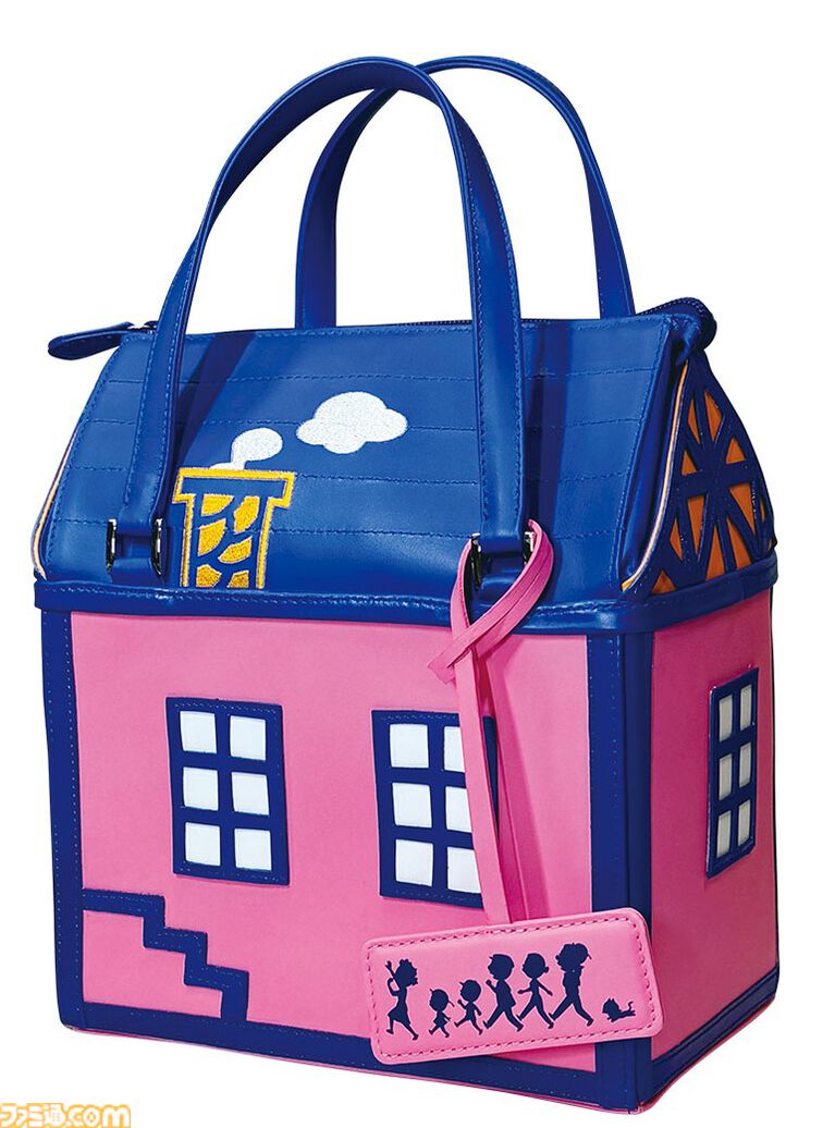 『サザエさん』エンディングのあのロッジを再現したバッグの再販が決定。アニメ放送55周年を記念したイベント“サザエさんあさひが丘スーパー”で購入可能。価格は68000円